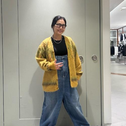 반소매에 카디건의 계절이 곧다...