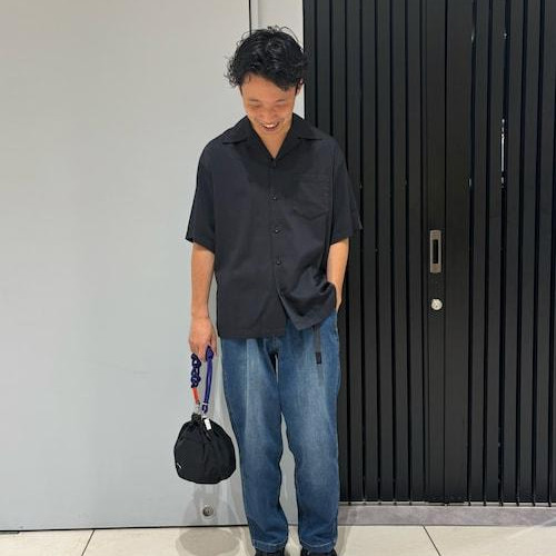 偶尔也会穿这么简单的衣服...