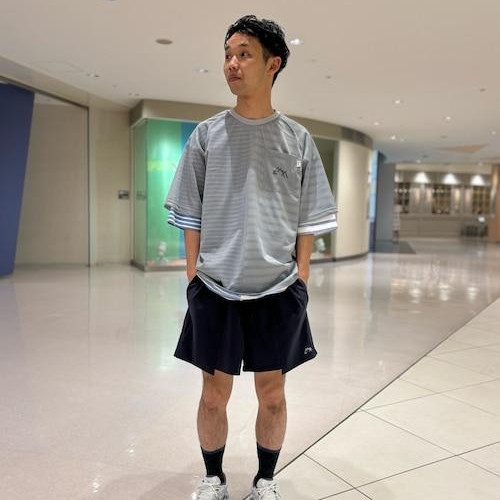 เสื้อยืดตาข่ายและชิของ tops...