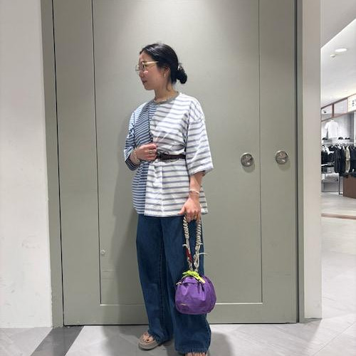 เป็นเบลที่เสื้อยืดเกินของเมน...