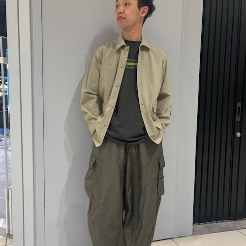 Stretch nylon shirt is light...