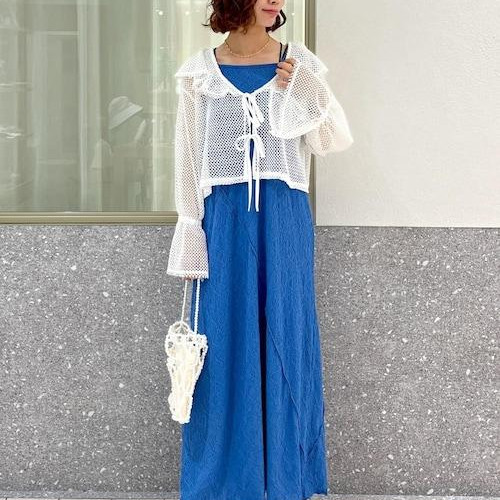 스톤으로 한 실루엣에 표면감...