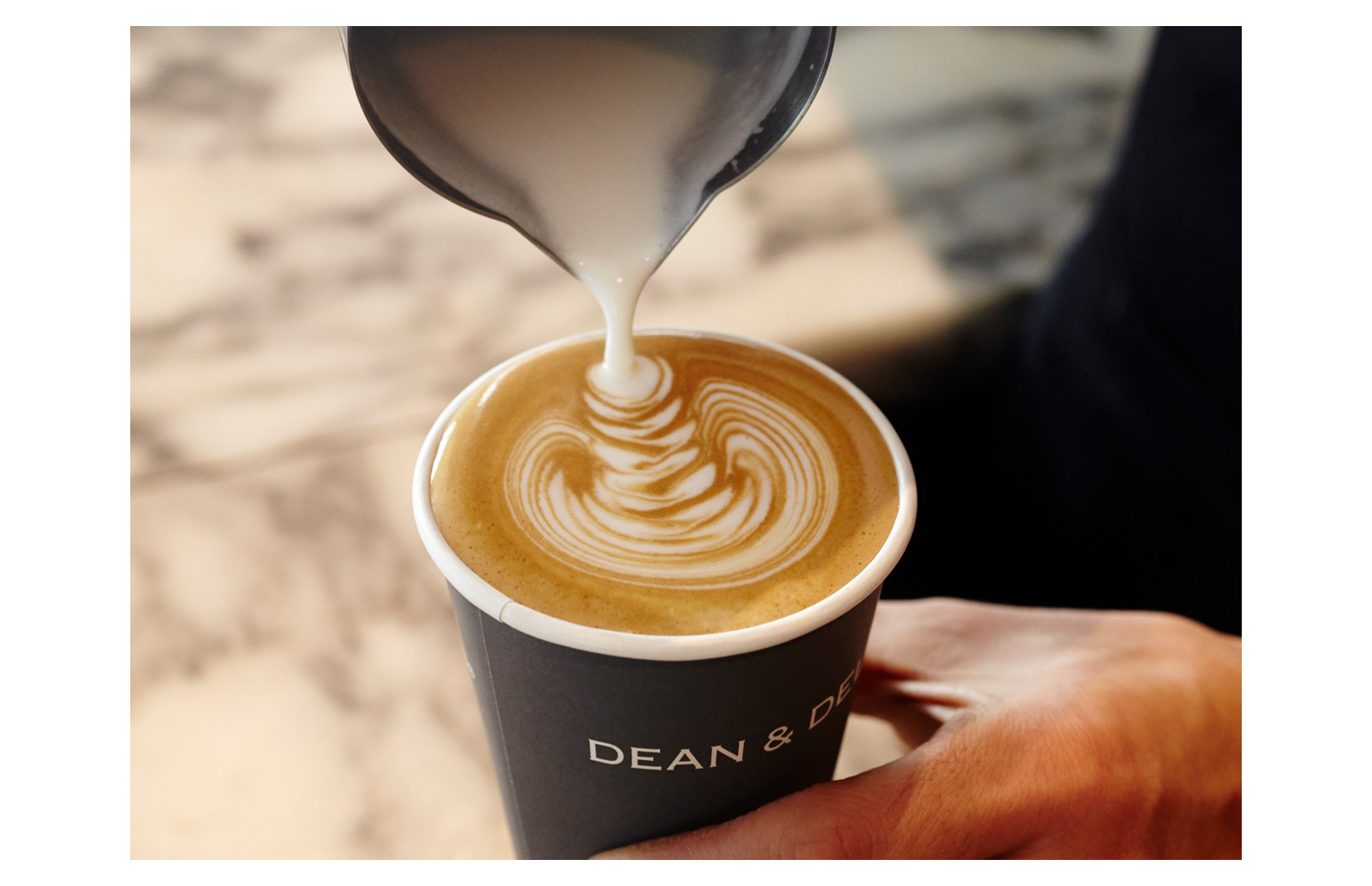 DEAN & DELUCA CAFE
