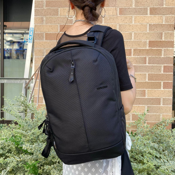 [Pop-up is being held!] Incase- Tracks Backpack 18L