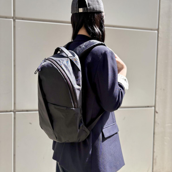 [สต็อกที่รอคอยมานาน!] สามารถพกพาได้: กระเป๋าสะพายข้างสิบสามใบ