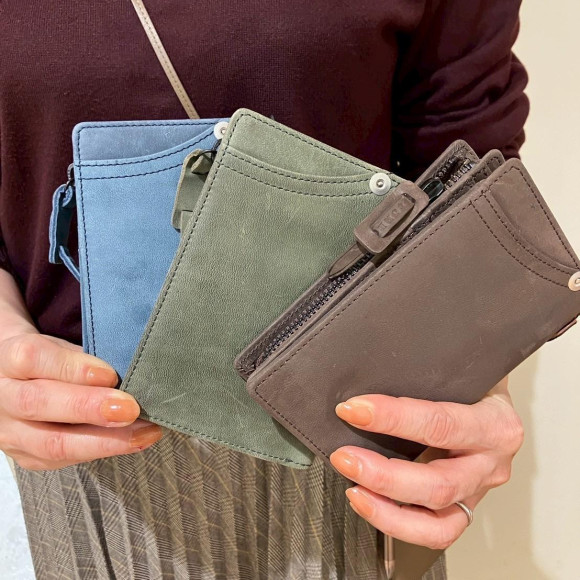 【CORBO/コルボ】  オイルレザーミドルウォレット