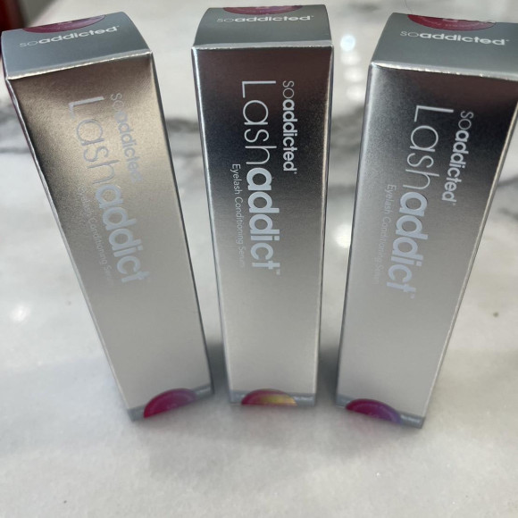 จบการต่อขนตาแล้ว! เพียงทาวันละครั้งก่อนนอน! เซรั่มขนตา