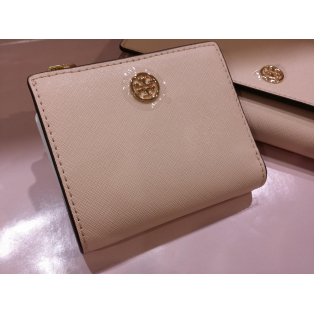 TORY　BURCH　長財布　二つ折り財布　入荷