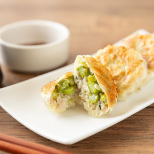 【6月限定】アスパラ餃子　好評発売中です！