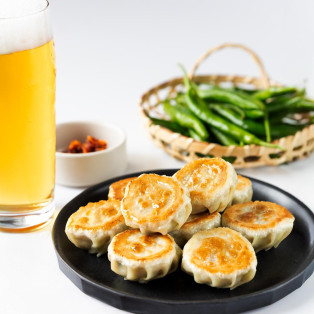 【8月限定】青唐辛子餃子 発売中！