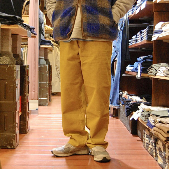 ครบรอบ 23 ปี! กางเกงตัวนี้เป็นสินค้าลดราคาจากร้านของเรา