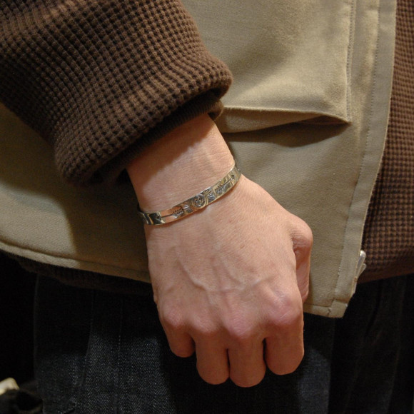 買い納め候補　BARNS SILVER BANGLE