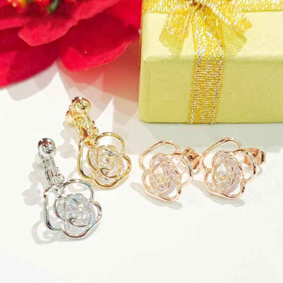 ต่างหูรูปดอกกุหลาบแบบโปร่ง