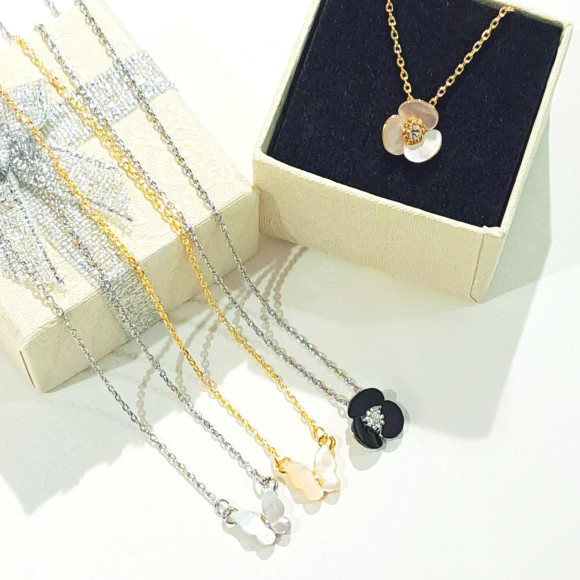 สร้อยคอลายเปลือกหอย