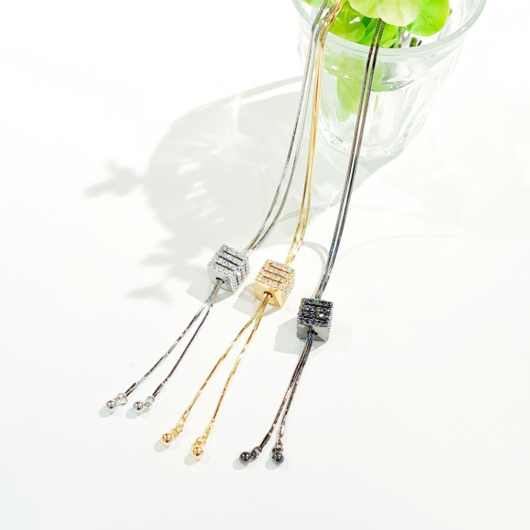 Slide pavene necklace