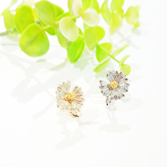 メタルフラワーイヤリング