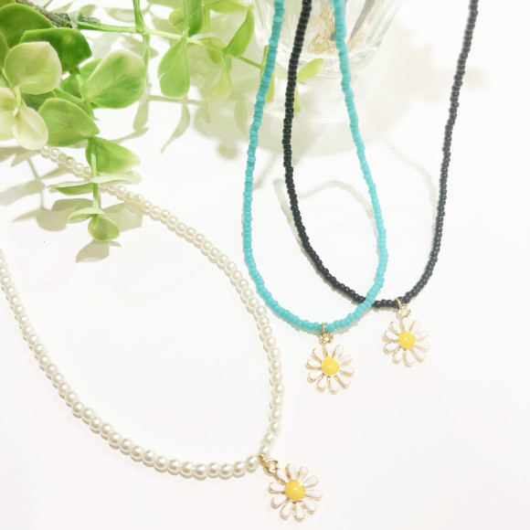 สร้อยคอลูกปัดโลหะรูปดอกไม้