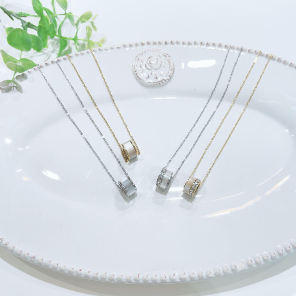 쉘, 쉘× 라인스톤 목걸이 스테인리스제