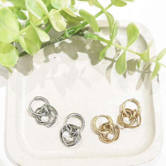 Stainless steel 1 Pearl x Metal Hoop Mochief Crossing Earrings