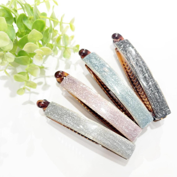 Lame color banana clip