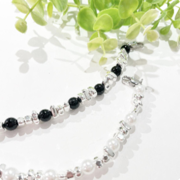 สร้อยข้อมือลูกปัด