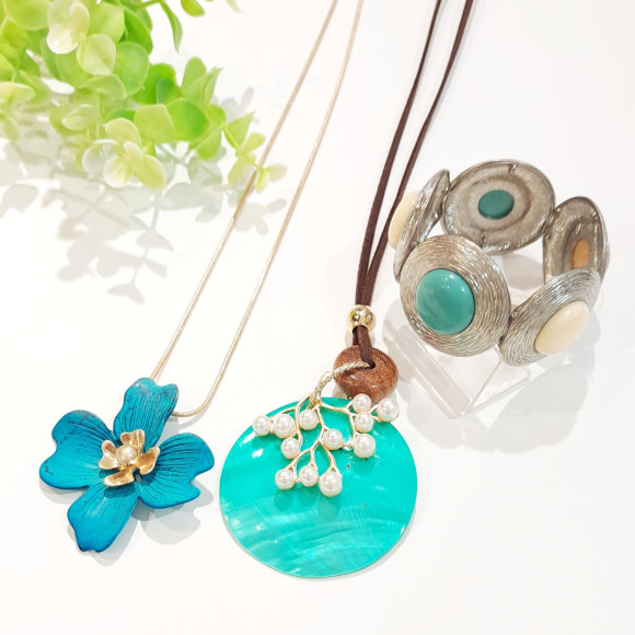 เครื่องประดับสีเทอร์ควอยซ์