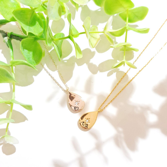 สร้อยคอโลหะทรงหยดน้ำ