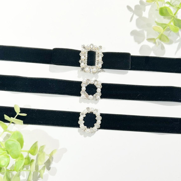 Velour choker