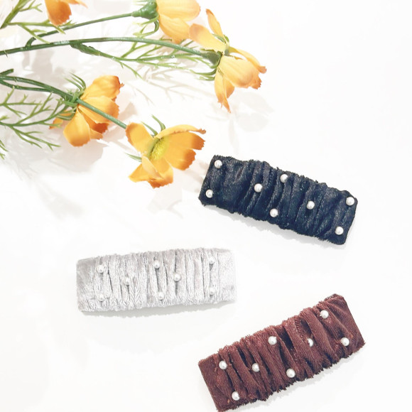 Velour × pearl three pin