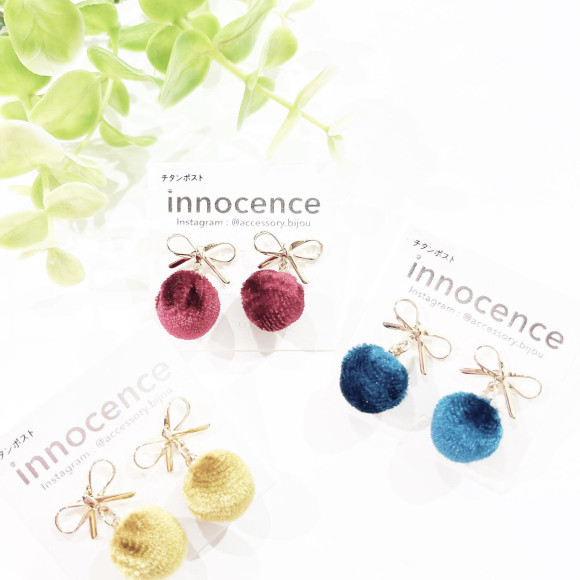 リボン×ファーピアス