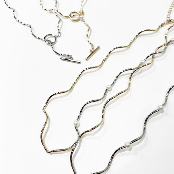 ウェーブメタルネックレス・マンテル