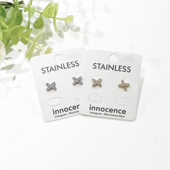 ストーン付きクロスピアス　ステンレス