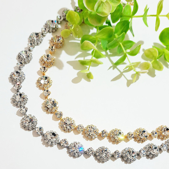 フラワービジューネックレス