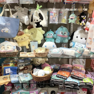 はぴだんぶいグッズ展開中♥