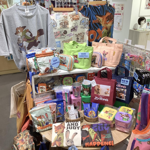 เรามีสินค้า Zootopia ให้เลือกมากมายในสต็อก!