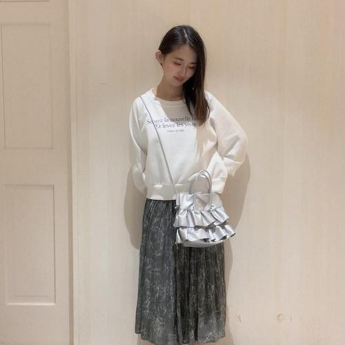 로고 쇼트 스웨트×프리츠 스커트 깨끗한 캐주얼 코데