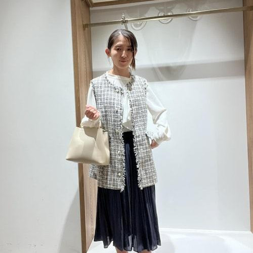 ชุดพิธีการเสื้อกั๊กทวีด x กระโปรงจีบ