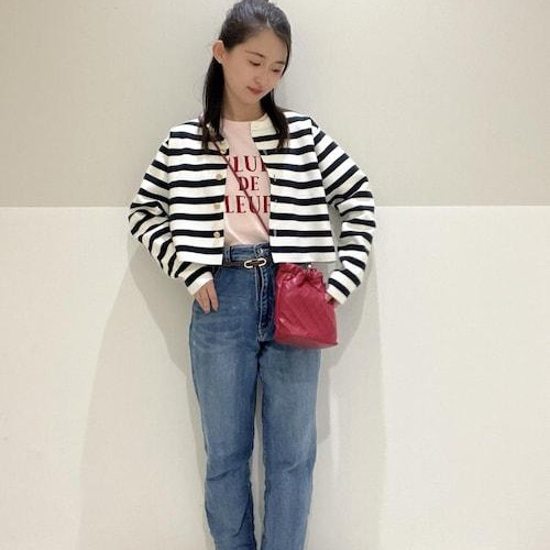 เสื้อคาร์ดิแกนผ้าริบสไตล์มิลาน มีความยาวปรับได้และผ้าเดนิมทรงโค้งรับกับลุคลำลอง