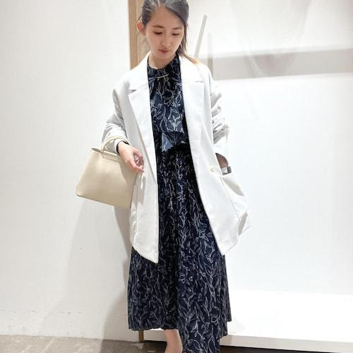 ボウタイワンピース　リラクシーなキレイめスタイル