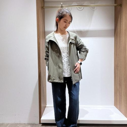 Mountain Parker x High Rise denim casual outfit