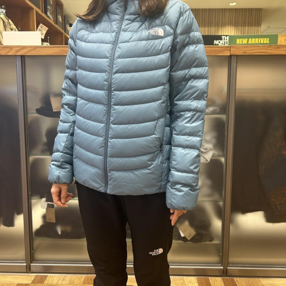 포켓터블 사양으로 운반도 편리한, 경량 다운 재킷의 소개