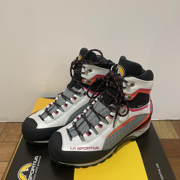 스포르티바의 명품이 기간 한정 대 특가!