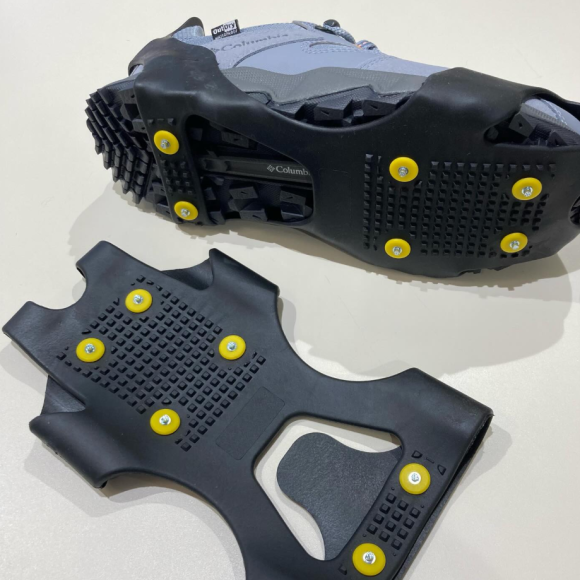 【新着情報】凍った道路も安心！EVERNEW スノースパイクが入荷です！