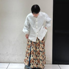 ふわりと広がるフレアシルエット...