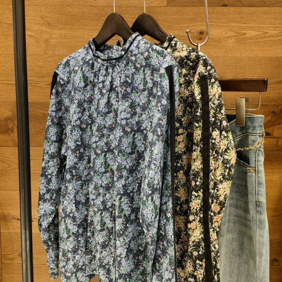 ☆春の新作ブラウス☆