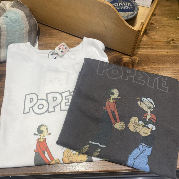 เสื้อยืดคอปกพิมพ์ลาย Popeye & Olive