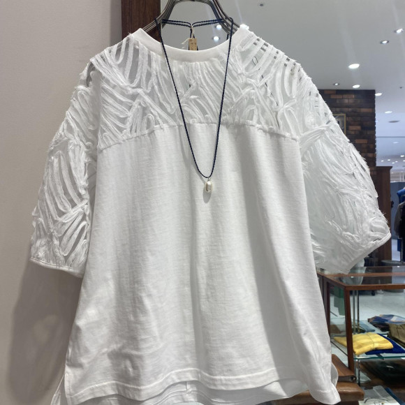 เสื้อคลุมแขนพองผสมผ้าทูลปักลาย