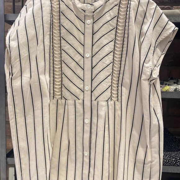 เสื้อเบลาส์ผ้าฝ้ายลายทางตีเกล็ด