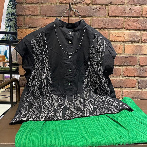 シフォン刺繍レイヤードドレスシャツ