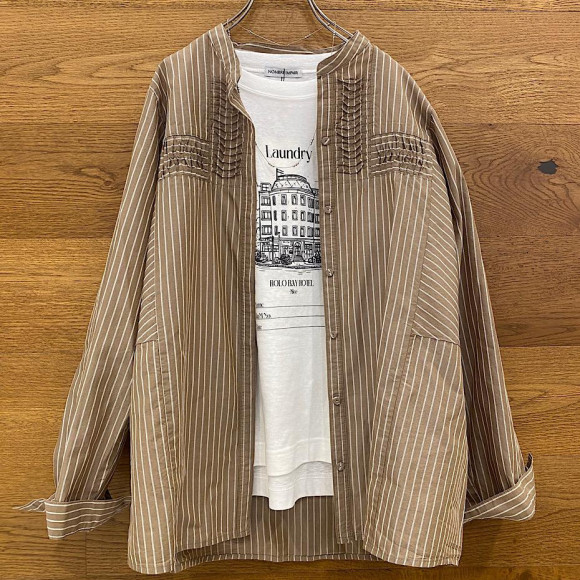 เสื้อเบลาส์ลายทางแบบบิดเข้ารูป